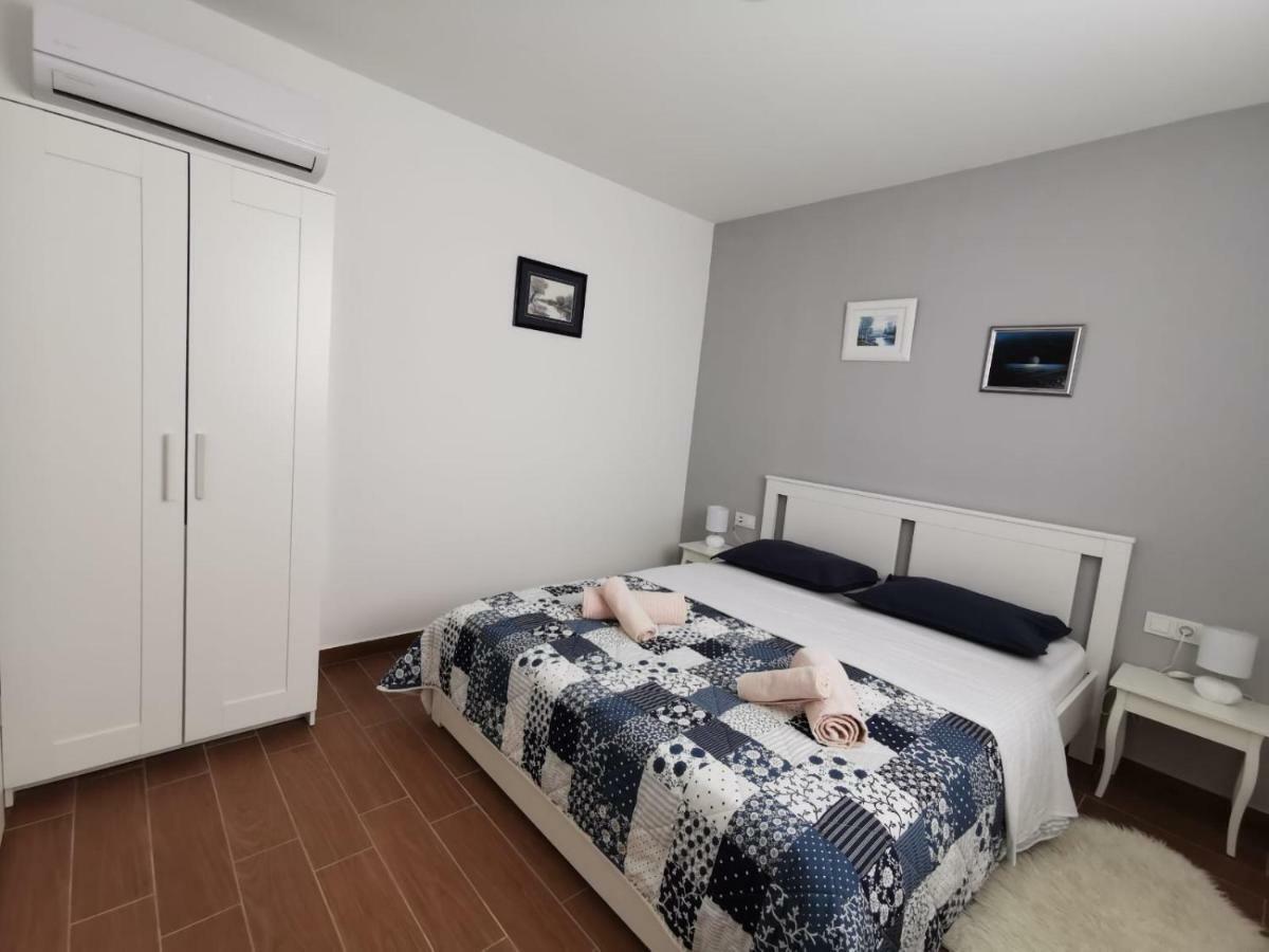 Apartman Lorna Turanj Kültér fotó